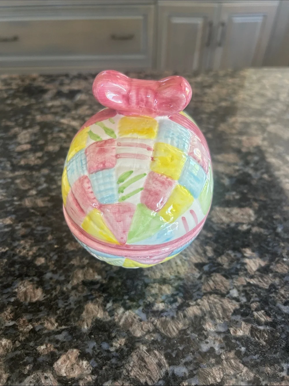 EASTER EGG  QUILT PATCHWORK BOW BOX CERAMIC NWT